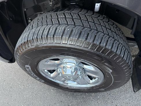 Used 2017 RAM 2500 Tradesman w/ Chrome Appearance Group image 78