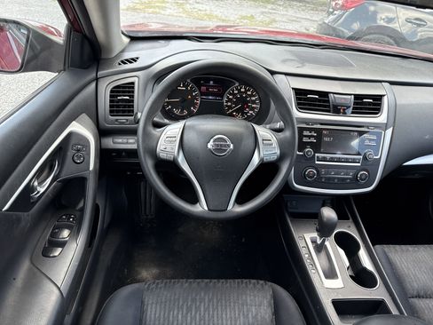 Used 2018 Nissan Altima 2.5 S image 10