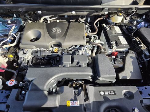Used 2025 Toyota RAV4 XLE FWD image 31