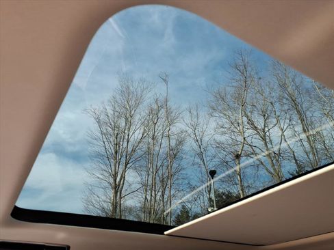 Certified 2022 Land Rover Range Rover SE image 18