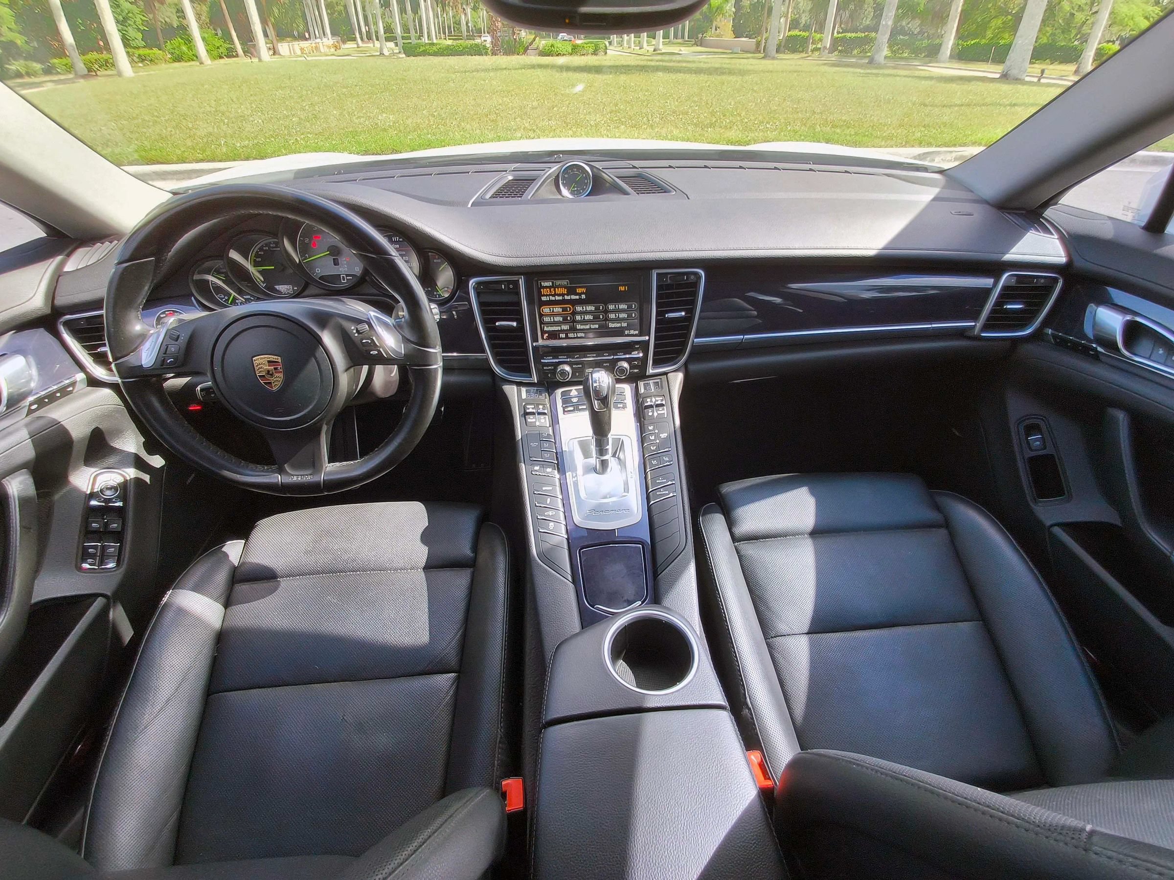 Used 2016 Porsche Panamera S RWD image 25