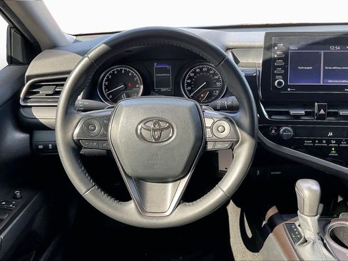 Used 2024 Toyota Camry SE image 6
