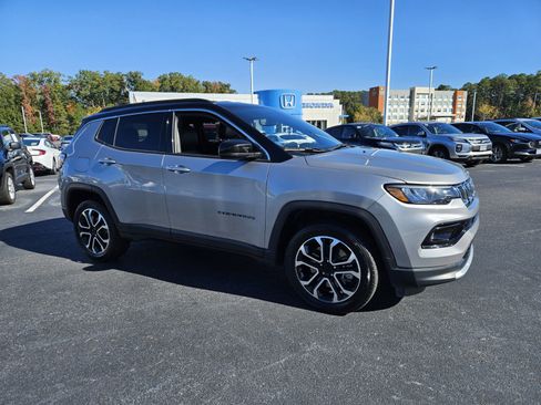 Used 2024 Jeep Compass Limited image 1