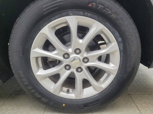 Used 2018 Chevrolet Equinox LT FWD image 31