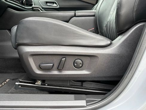Used 2023 Nissan Rogue Platinum w/ Platinum Premium Package FWD image 14