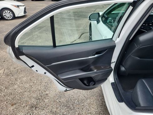 Used 2023 Toyota Camry SE FWD image 14