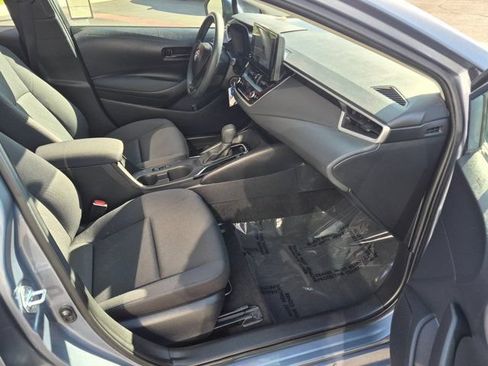 Used 2024 Toyota Corolla LE FWD image 5