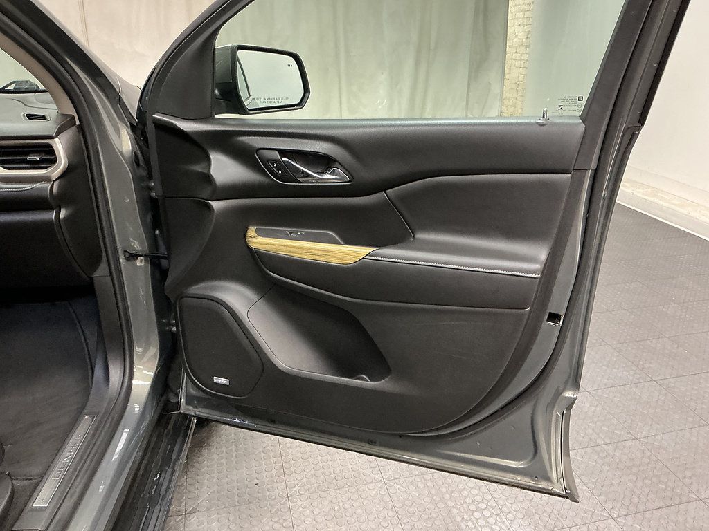 Used 2018 GMC Acadia Denali AWD/4WD image 36