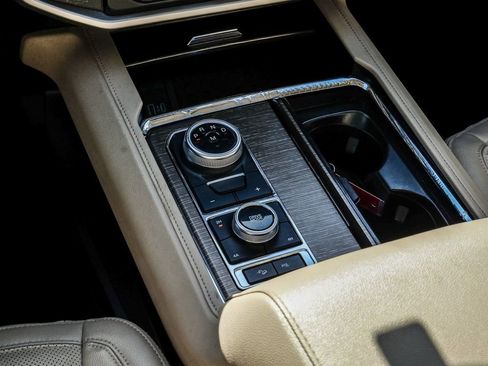 Used 2024 Ford Expedition Max Limited image 28