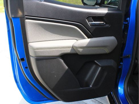 Used 2024 Chevrolet Colorado ZR2 w/ Safety Package AWD/4WD image 32
