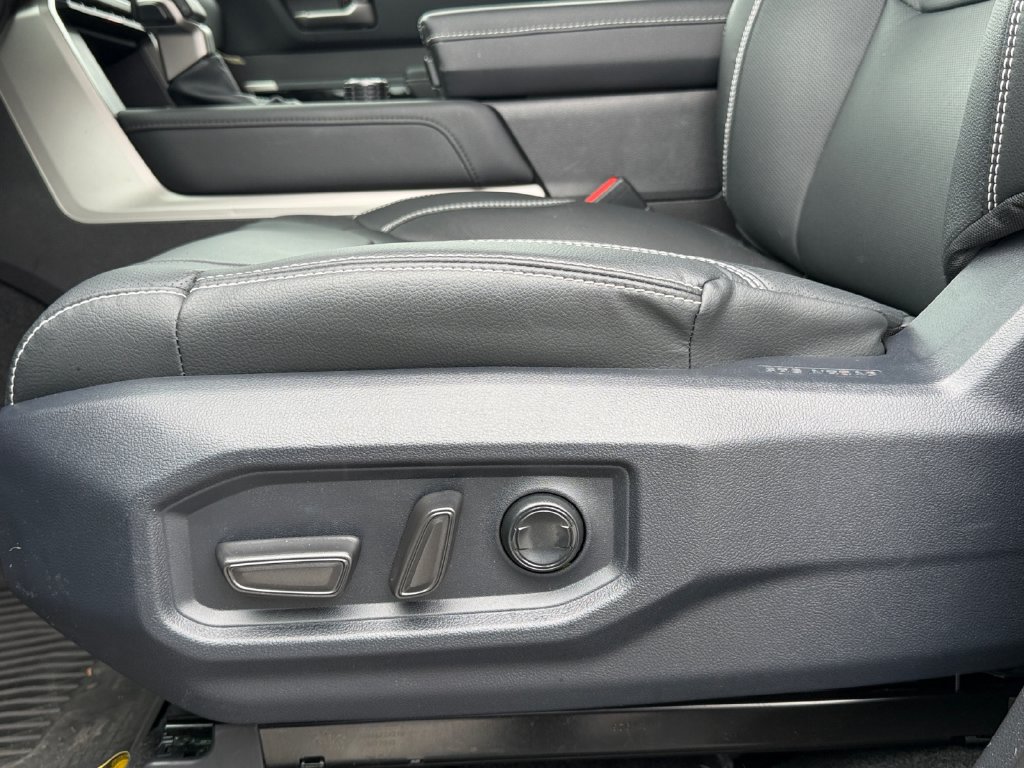 Used 2026 Toyota Tundra Limited AWD/4WD image 17