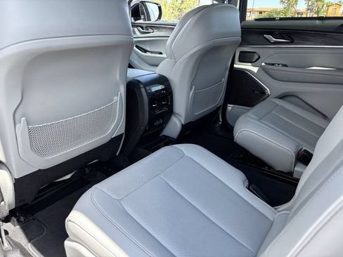 Used 2021 Jeep Grand Cherokee L Overland w/ Advanced Protech Group III AWD/4WD image 17