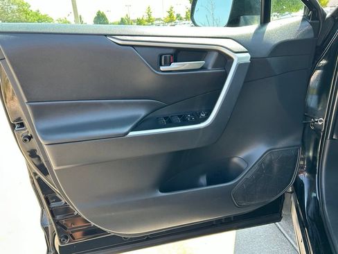 Used 2025 Toyota RAV4 XLE AWD/4WD image 22