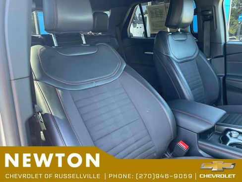 Used 2025 Ford Explorer ST-Line w/ ST-Line Street Pack AWD/4WD image 24