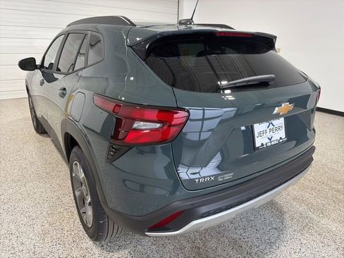 New 2026 Chevrolet Trax LT w/ Sunroof Package image 6