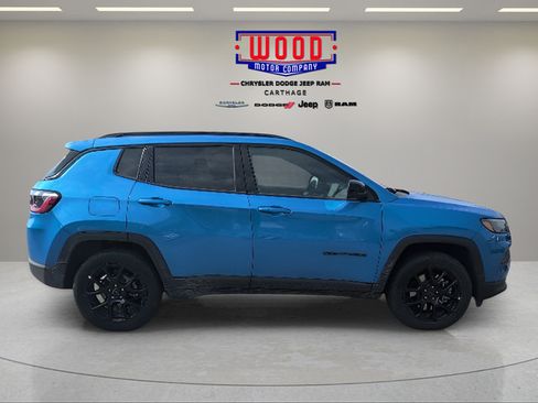 Used 2025 Jeep Compass Latitude w/ Altitude Special Edition AWD/4WD image 2