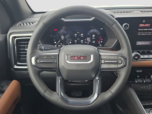 New 2026 GMC Canyon AT4 w/ AT4 Premium Package AWD/4WD image 9
