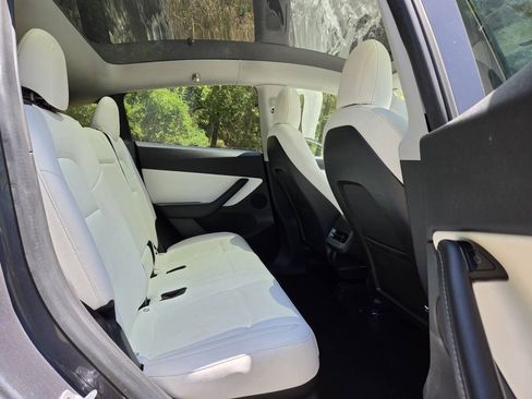 Used 2021 Tesla Model Y 2WD image 24