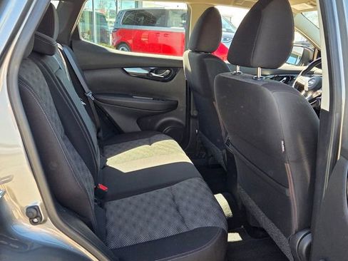 Used 2018 Nissan Rogue Sport SV w/ SV Technology Package image 16