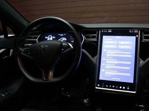 Used 2018 Tesla Model S 75D image 40