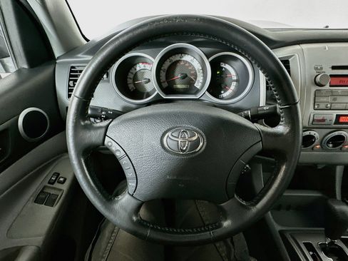 Used 2011 Toyota Tacoma PreRunner w/ TRD Sport Pkg RWD image 11