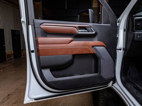 Used 2024 GMC Sierra 2500 Denali Ultimate image 36