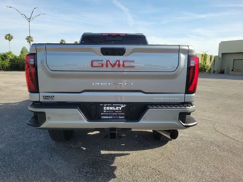 New 2026 GMC Sierra 2500 Denali w/ Denali Reserve Package AWD/4WD image 6