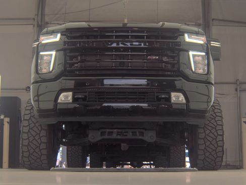 Used 2021 Chevrolet Silverado 2500 LTZ w/ LTZ Plus Package image 3