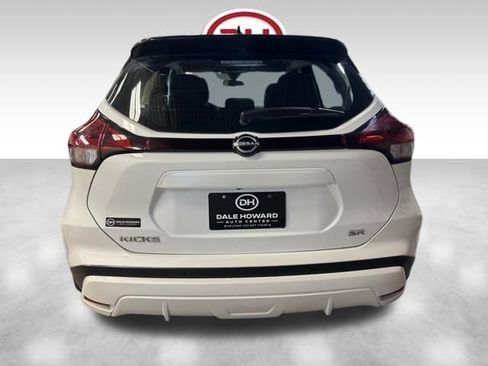 Used 2023 Nissan Kicks SR image 11