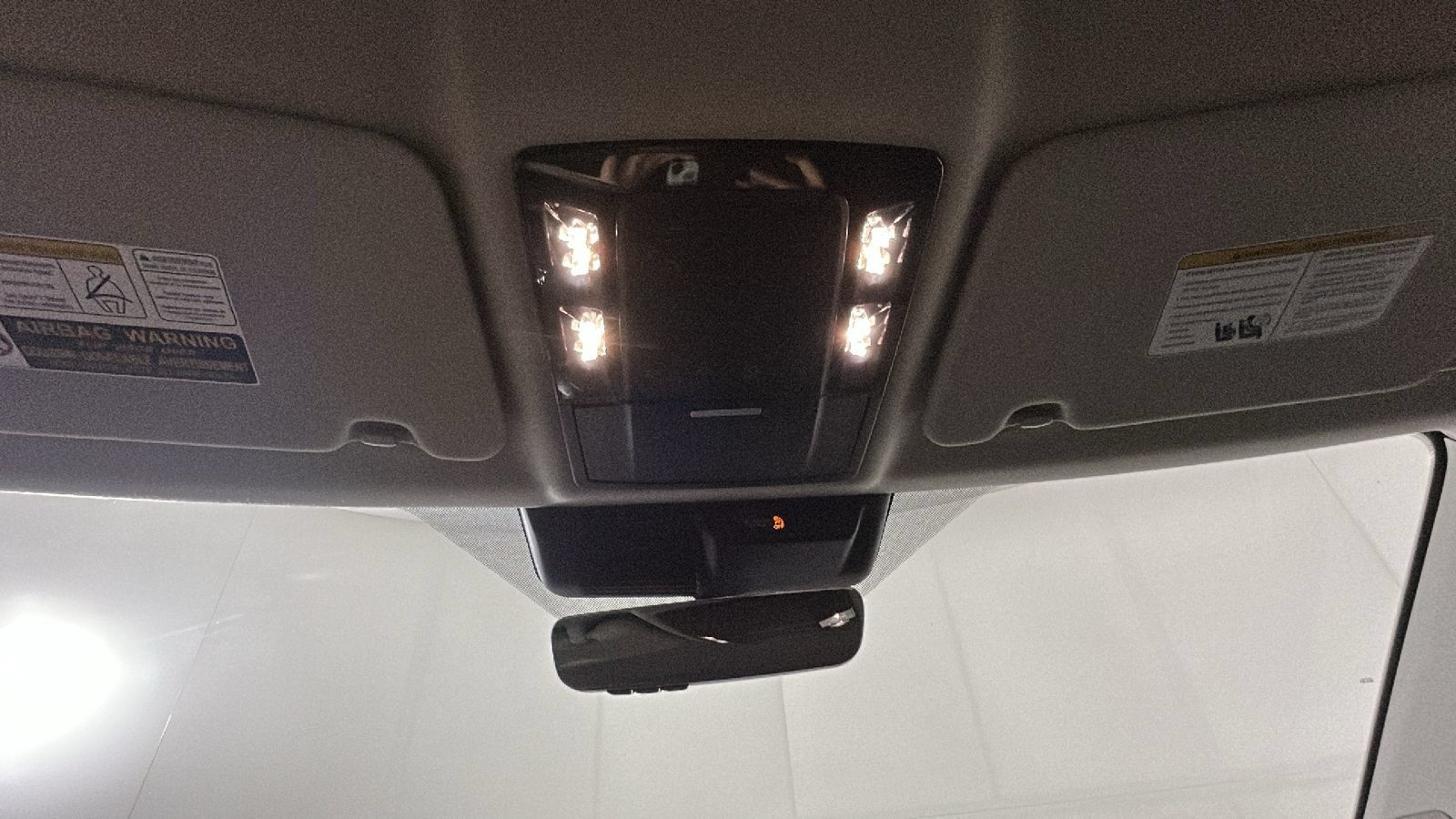 Used 2025 Mitsubishi Outlander SE AWD/4WD image 29