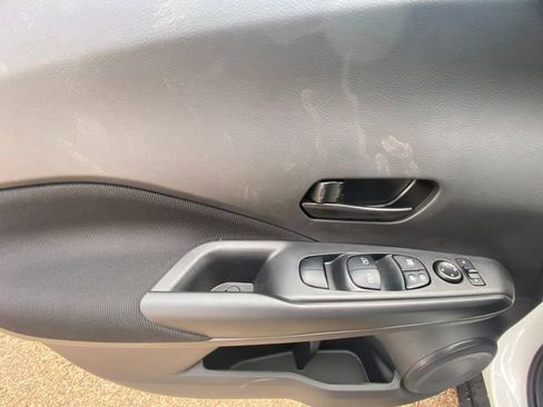 New 2025 Nissan Kicks Play S image 24