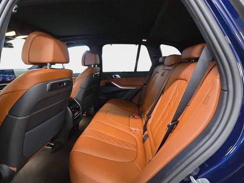 New 2026 BMW X5 sDrive40i w/ M Sport Package image 9