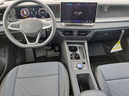 New 2026 Volkswagen Tiguan SE FWD image 21