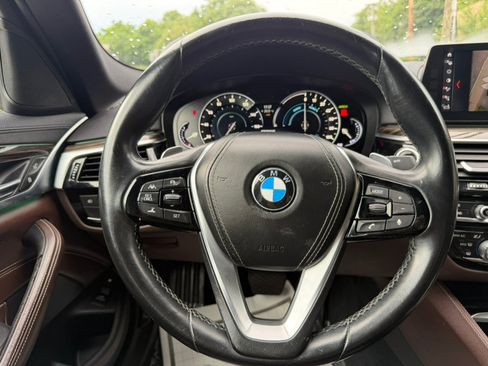 Used 2018 BMW 530e RWD image 24