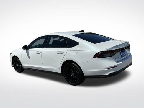 Certified 2025 Honda Accord SE image 3