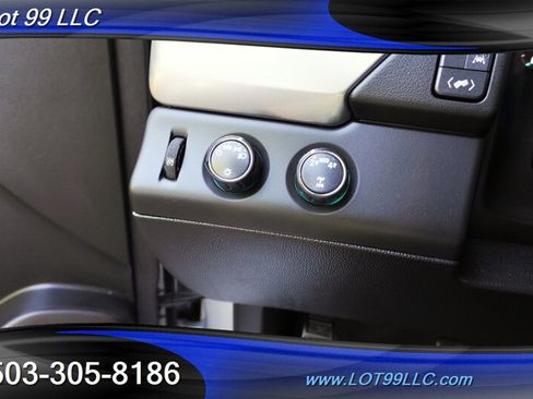 Used 2018 Chevrolet Suburban LT AWD/4WD image 22