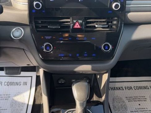 Used 2022 Hyundai Ioniq SE image 19