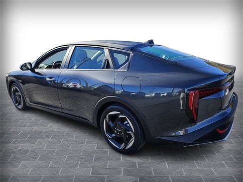 Used 2025 Kia K4 EX image 5