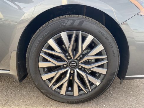 New 2025 Nissan Altima 2.5 SV image 10