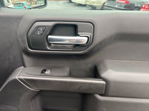 Used 2019 Chevrolet Silverado 1500 Custom w/ Custom Value Package image 11