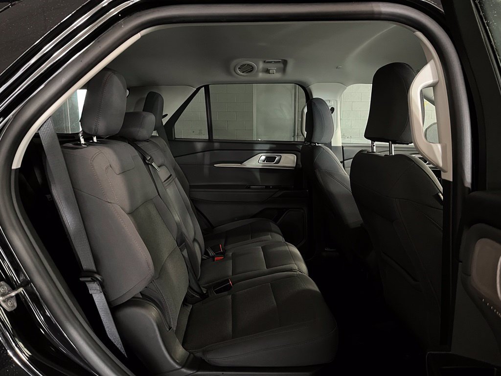 Used 2025 Ford Explorer Active RWD image 19