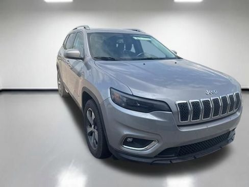 Used 2019 Jeep Cherokee Limited image 2
