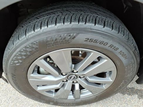 Used 2025 Nissan Pathfinder SV image 17