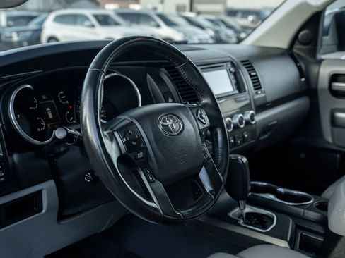 Used 2018 Toyota Sequoia Limited image 21