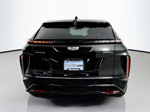 Used 2024 Cadillac Lyriq Luxury AWD/4WD image 6