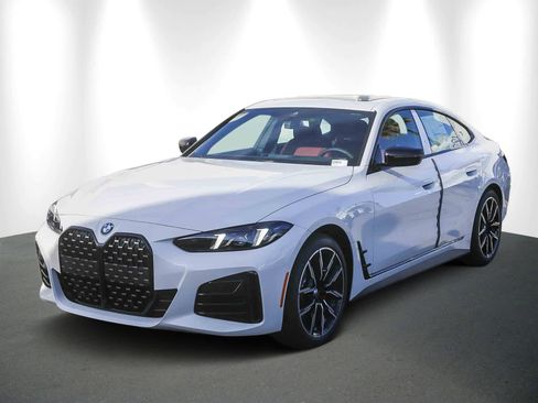 New 2026 BMW 430i w/ M Sport Package image 3