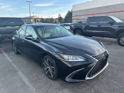Used 2022 Lexus ES 300h w/ Premium Package image 3