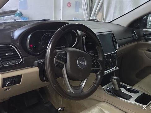 Used 2019 Jeep Grand Cherokee Overland RWD image 7