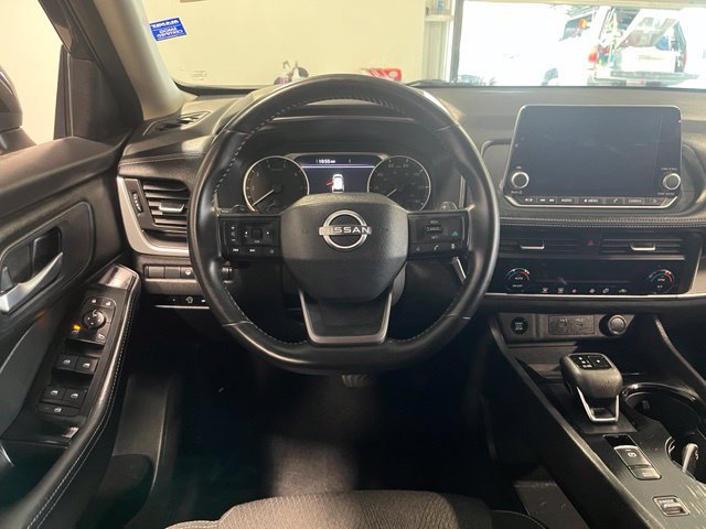 Used 2025 Nissan Rogue SV FWD image 22