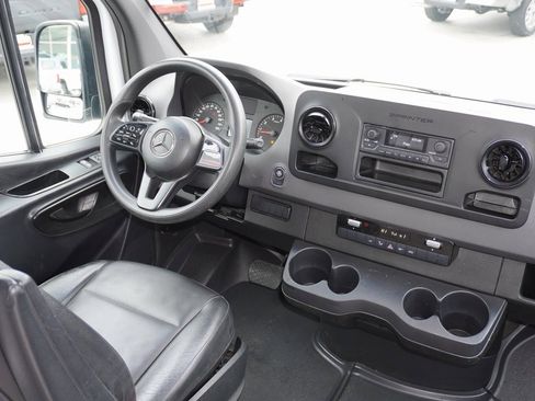 Used 2020 Mercedes-Benz Sprinter 1500 image 10